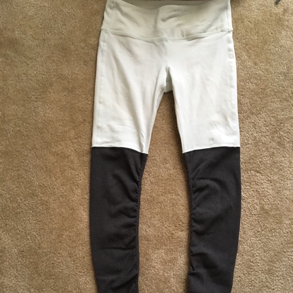 Alo Yoga Goddess Legging